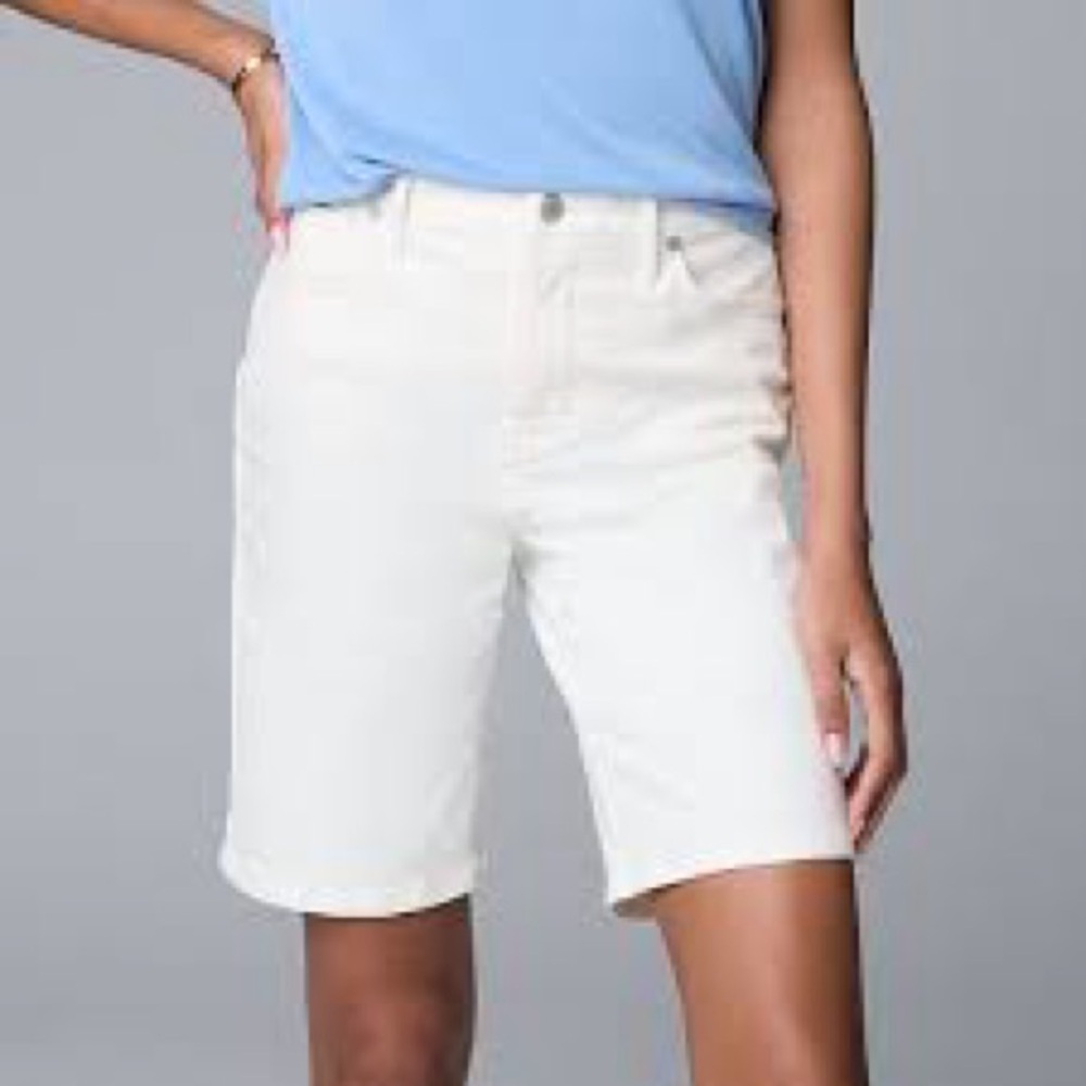 Women's Gap Bermuda White Jean Shorts size 26